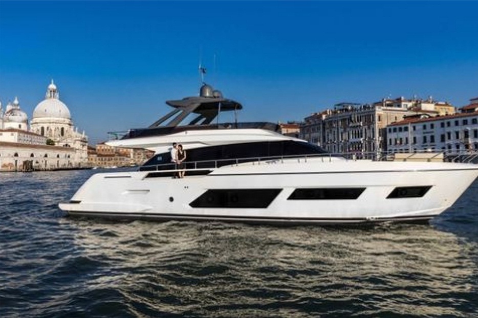 Ferretti Yachts 670 New