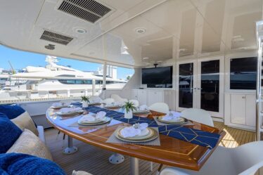 124 Broward Motor Yacht | Ocean Drive – Yacht Charters Miami