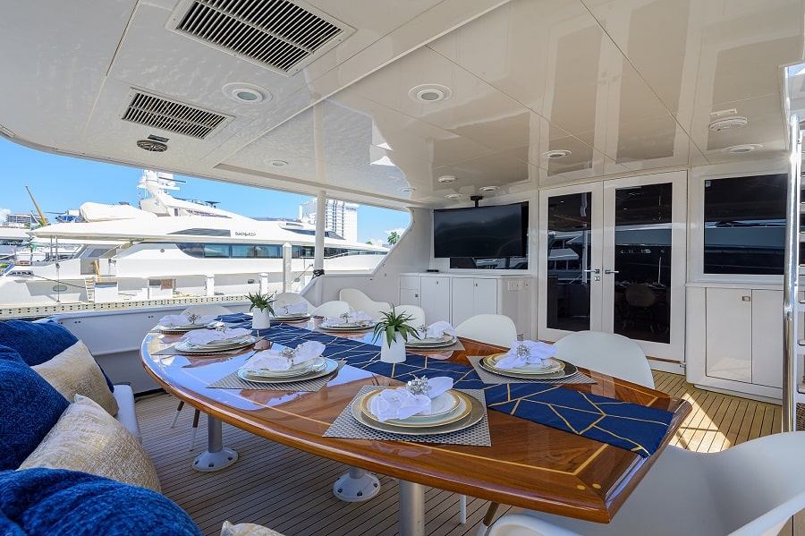 124 Broward Motor Yacht | Ocean Drive – Yacht Charters Miami