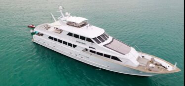 124 Broward Motor Yacht Ocean Drive – Yacht Charters Miami
