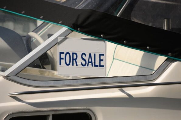 Why Take A Broker’s Help to Buy Boats for Sale in Miami?