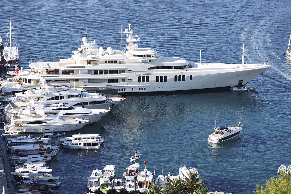 How to Increase the Resale Value of Your Old Feadship Yacht?