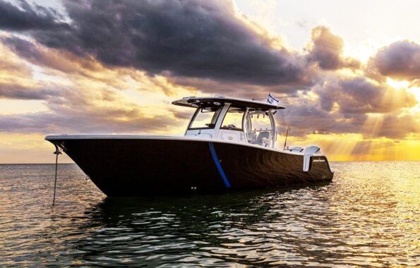 Luxury Yachts vs. Budget Boats: What's the Right Choice for You in Miami?