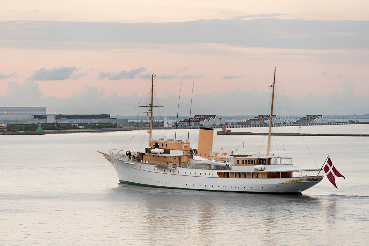 Majesty Yachts for Sale: Complete Buyer’s Guide Majesty Yachts for Sale: Complete Buyer’s Guide
