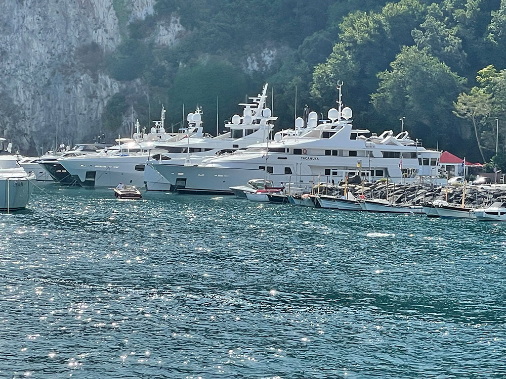 100 of the World’s Largest Yachts 100 of the World’s Largest Yachts