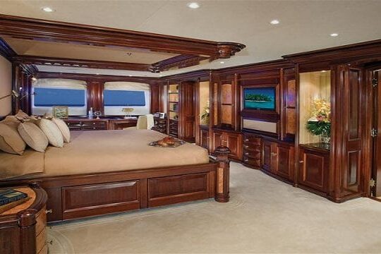 How to Vet a Vessel Before the Tour: Insights from Yacht Brokers in Miami