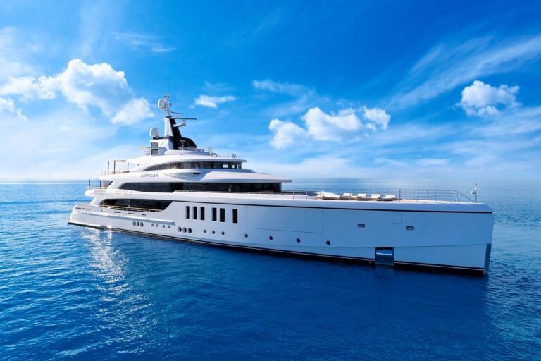 Best Luxury Yacht Brands for First-Time Ultra Luxury Buyers